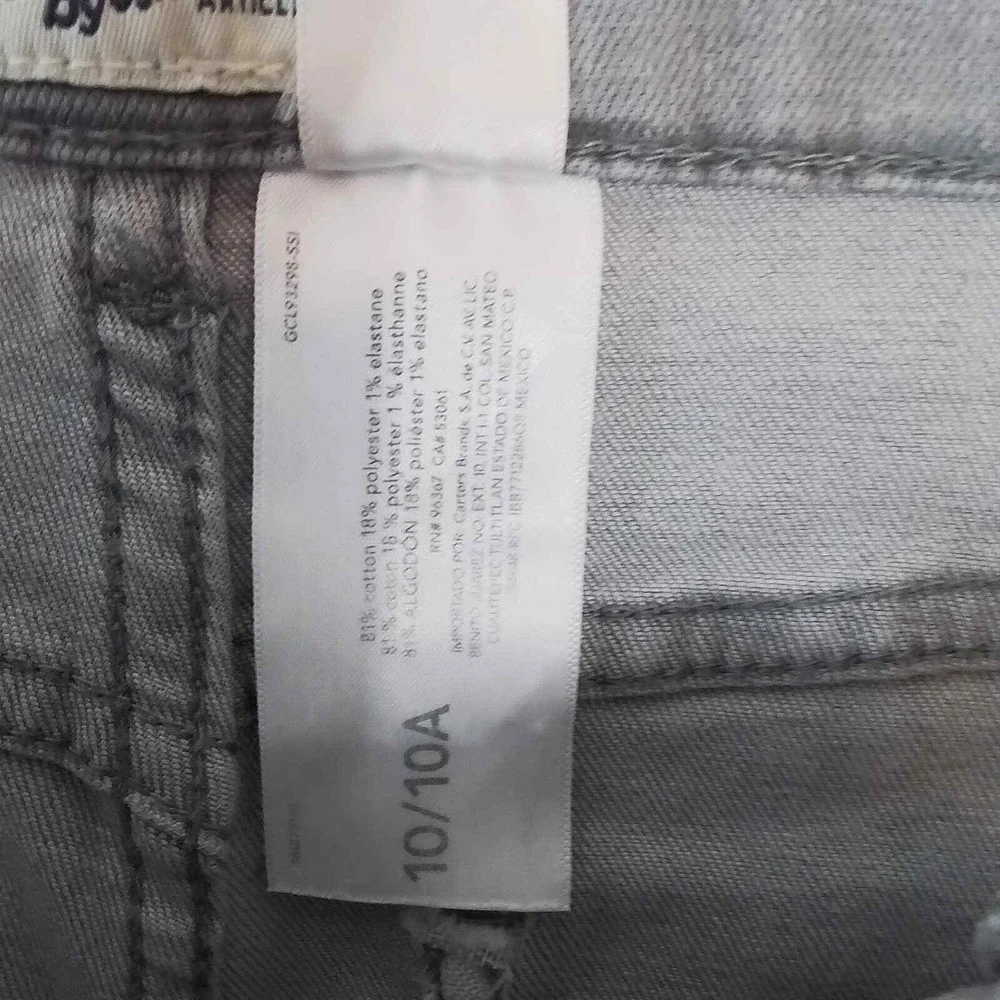 OshKosh Mid Rise Jegging‎ Girl's Size 10 in Light Wash Denim w/ Distressing